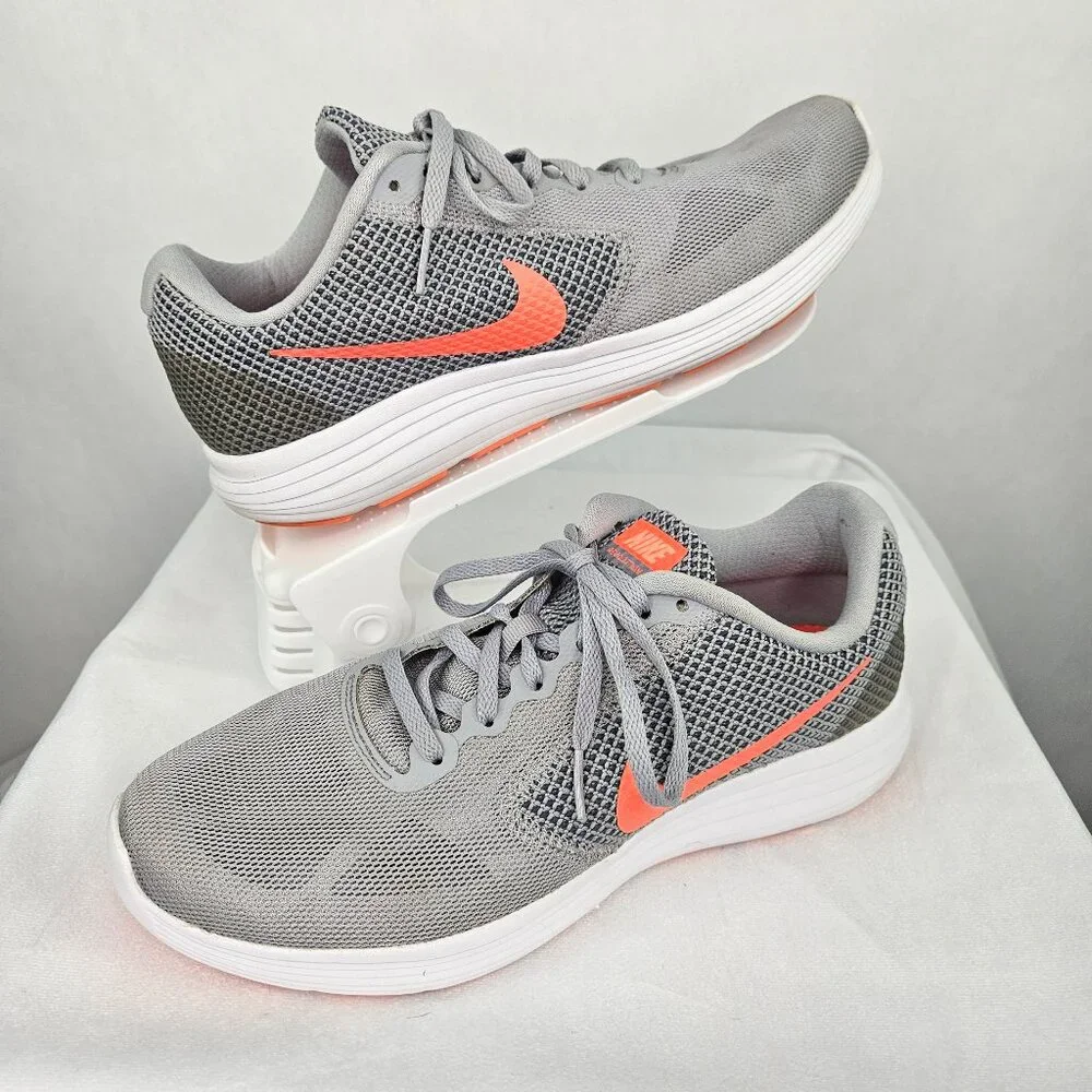 Nike Womens Revolution 3 Gray Running Shoes Size 10 - Picture 1 of 7